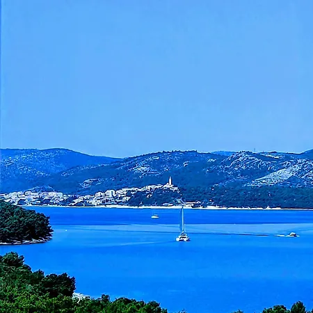 Διαμέρισμα Leon Τρογκίρ